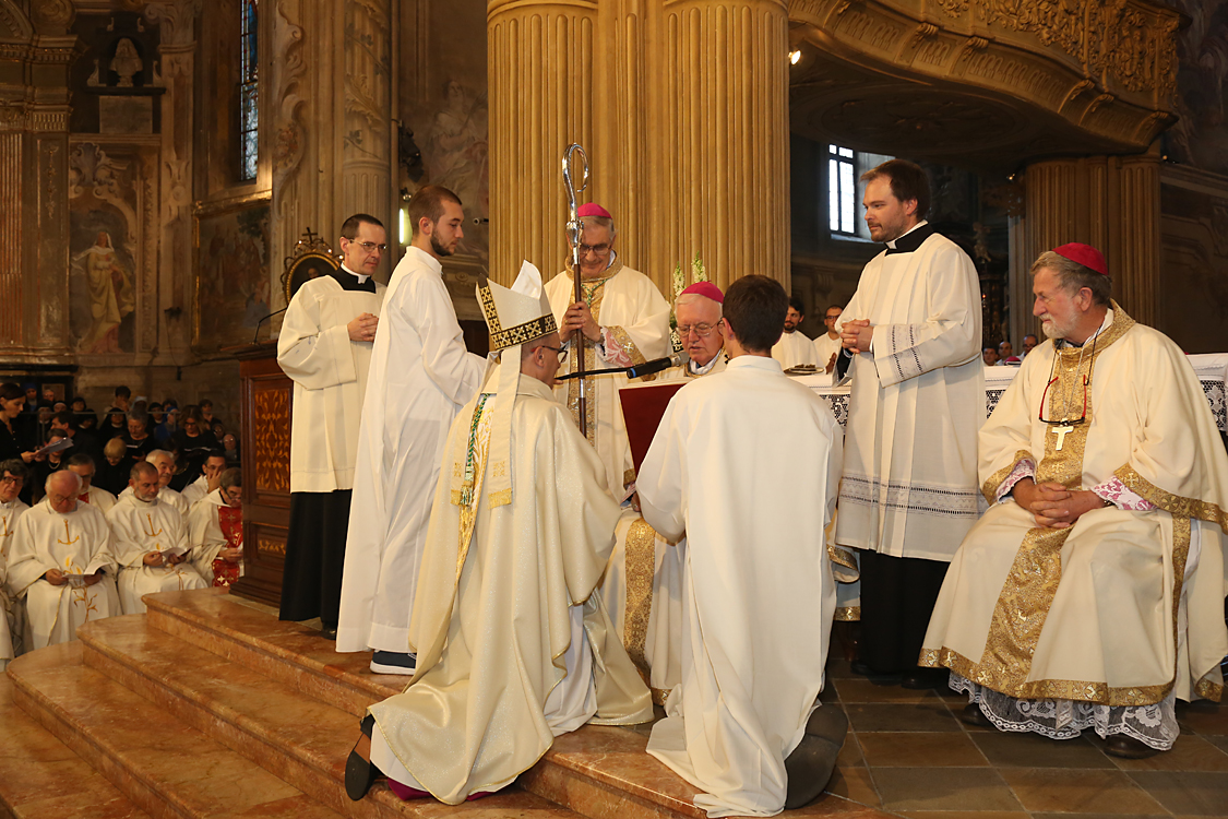 Monsignor Marco Prastaro Vescovo di Asti_276.jpg